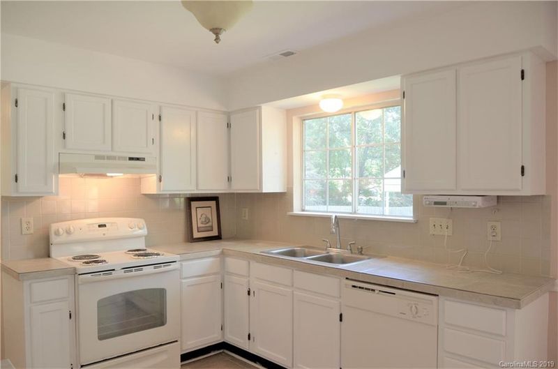 6045 Trysting Rd, Charlotte, NC 28227