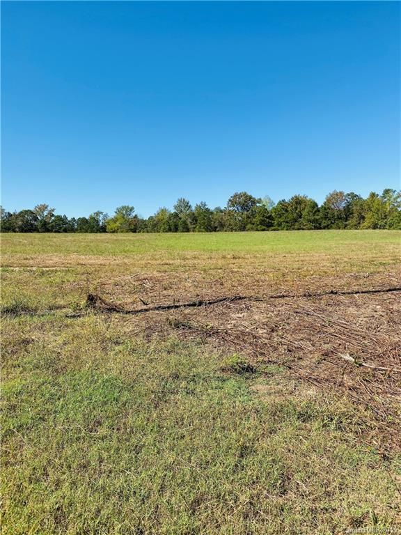 000 Niven Rd #E, Lancaster, SC 29720
