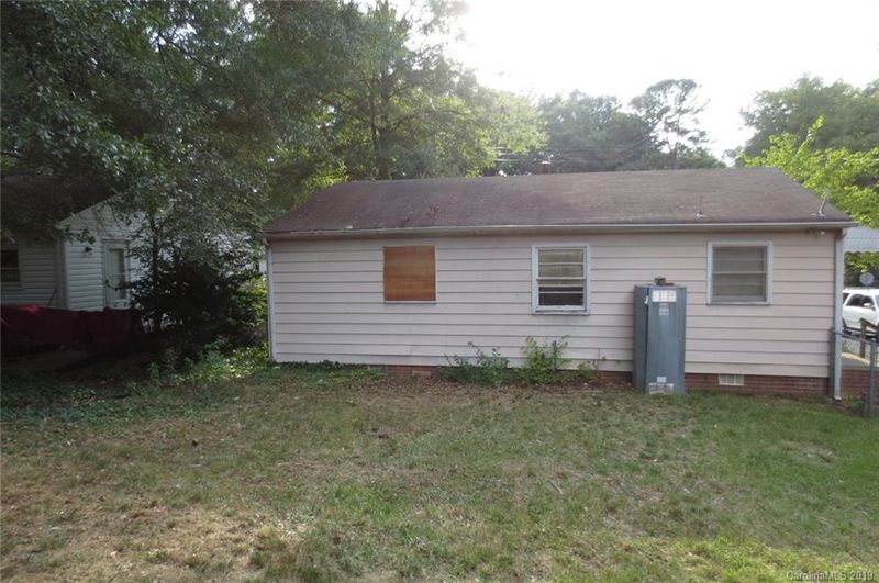 924 N Ransom St, Gastonia, NC 28052