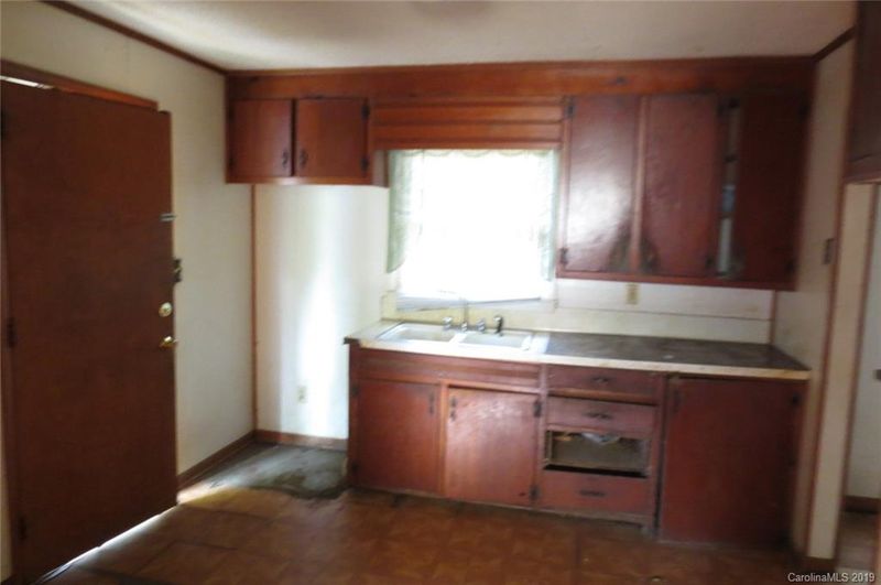 924 N Ransom St, Gastonia, NC 28052