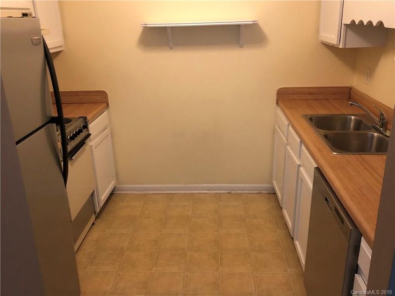 6123 Heathstone Ln, Charlotte, NC 28210