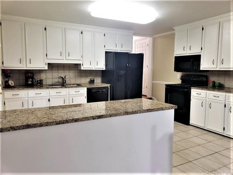 8 Cove Creek Pl, Concord, NC 28025