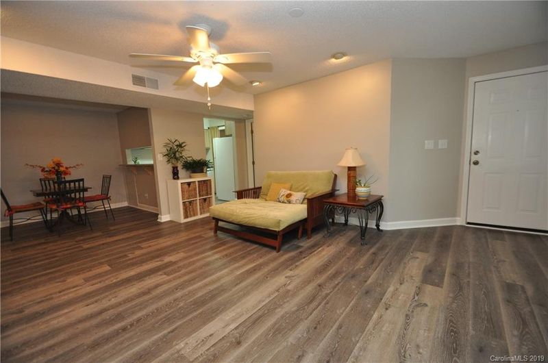 1608 Sharon Rd W, Charlotte, NC 28210