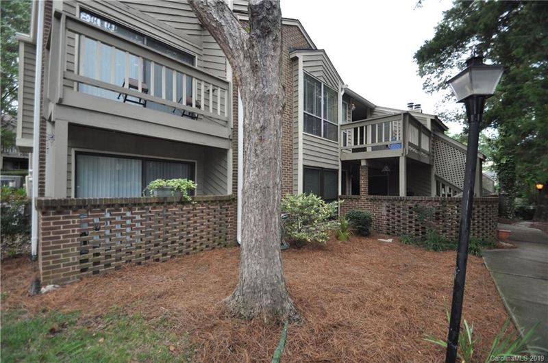 1608 Sharon Rd W, Charlotte, NC 28210