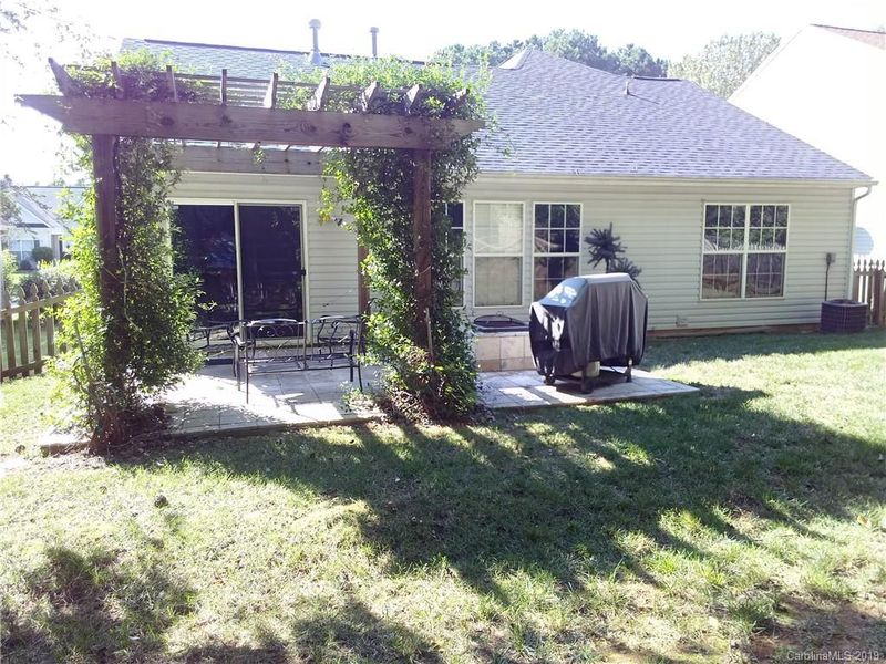 8414 Newfane Rd, Charlotte, NC 28269