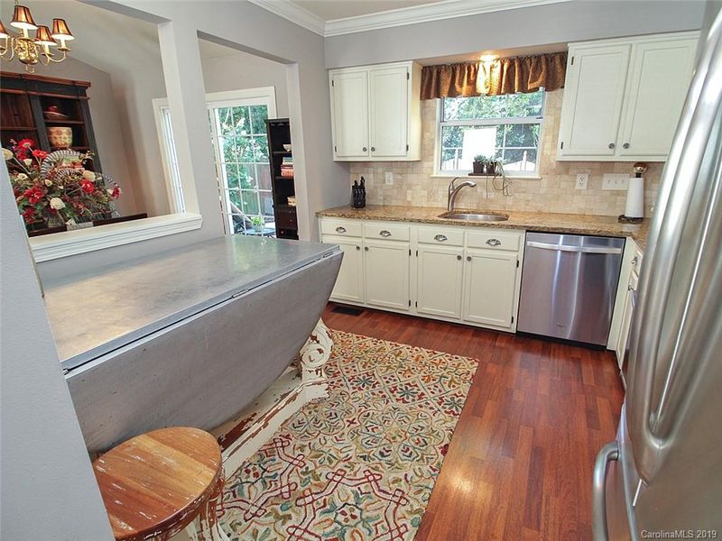12105 Dolomite Dr, Pineville, NC 28134