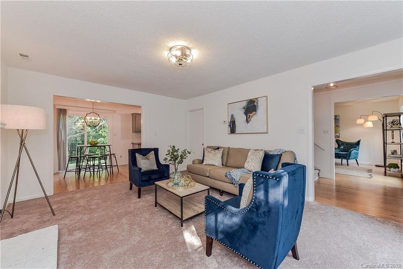 2900 Olde Whitehall Rd, Charlotte, NC 28273