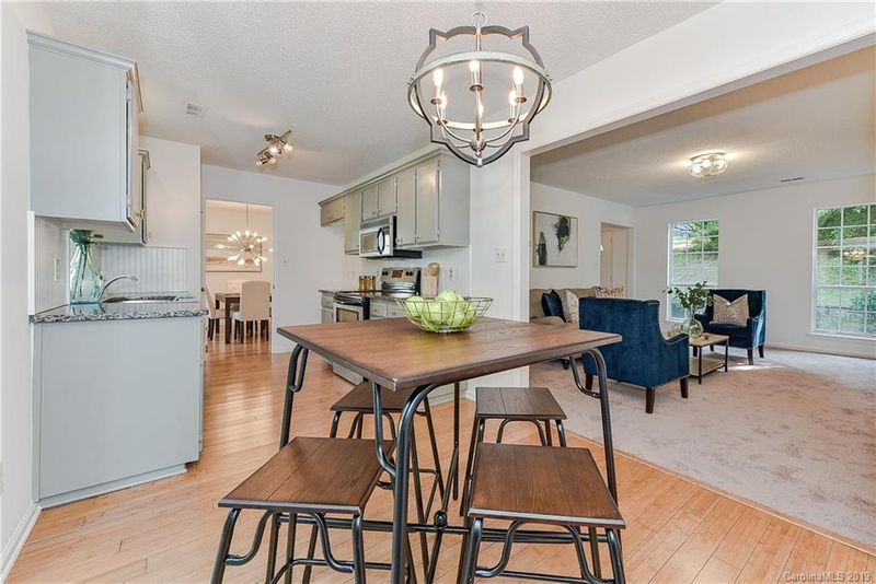 2900 Olde Whitehall Rd, Charlotte, NC 28273
