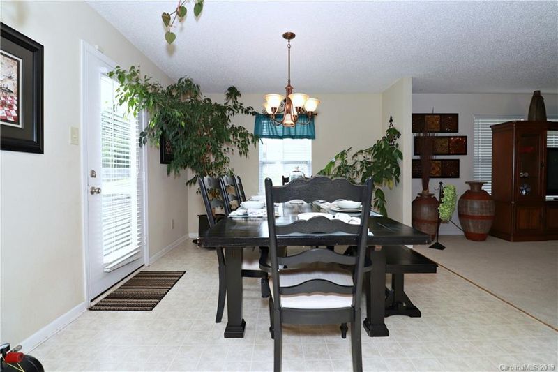 1565 Matthew Allen Cir, Kannapolis, NC 28081