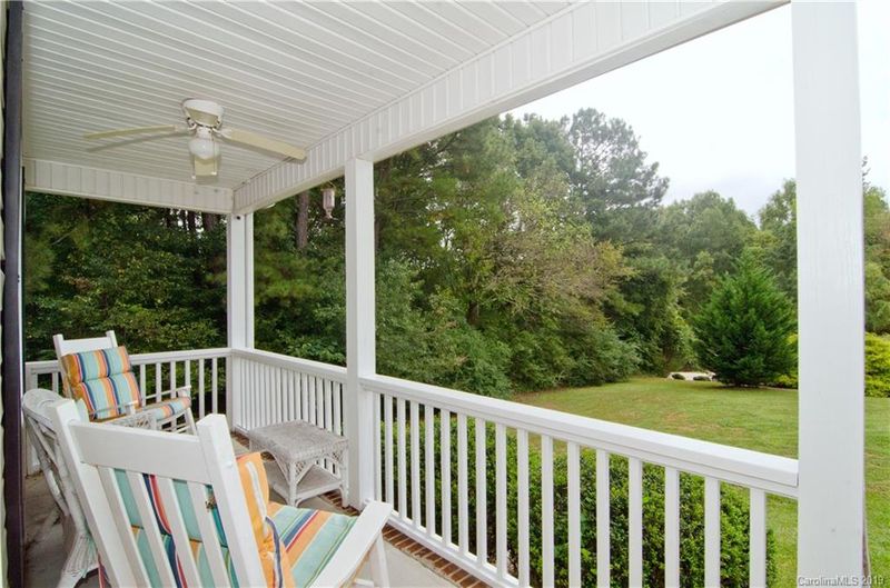810 Old Cedar Cir, York, SC 29745