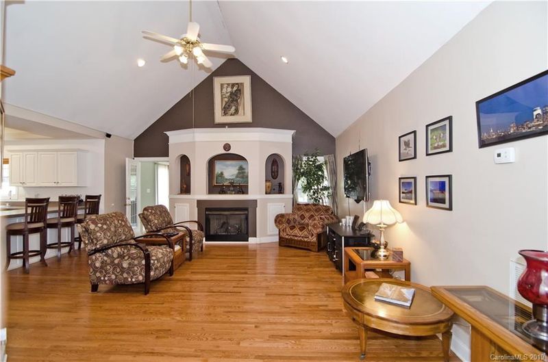 810 Old Cedar Cir, York, SC 29745