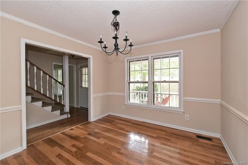 10817 Sawgrass Ct, Charlotte, NC 28226