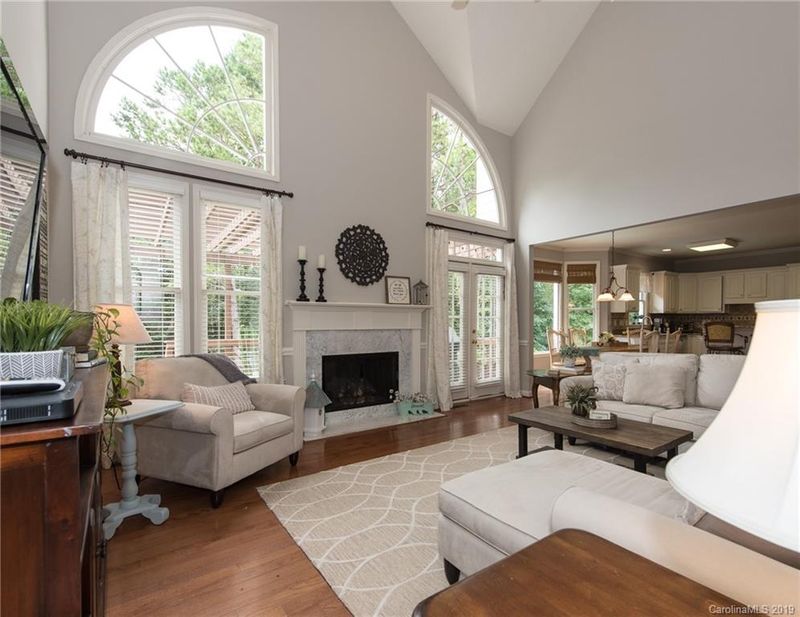 18303 Indian Oaks Ln, Davidson, NC 28036