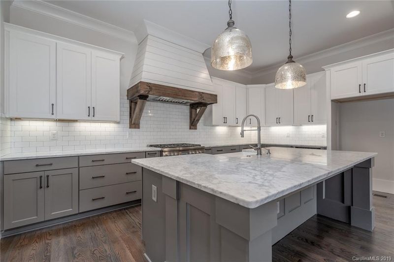 5004 Sharon View Rd, Charlotte, NC 28226