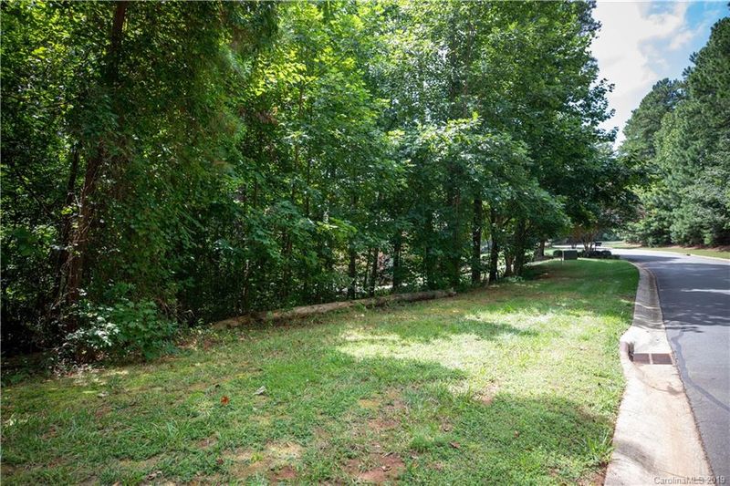 7038 Lakeside Point Dr, Belmont, NC 28012