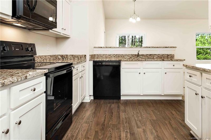 7007 Amberly Hills Rd, Charlotte, NC 28215