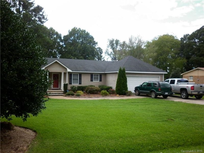 107 Woodland Ln, Monroe, NC 28112