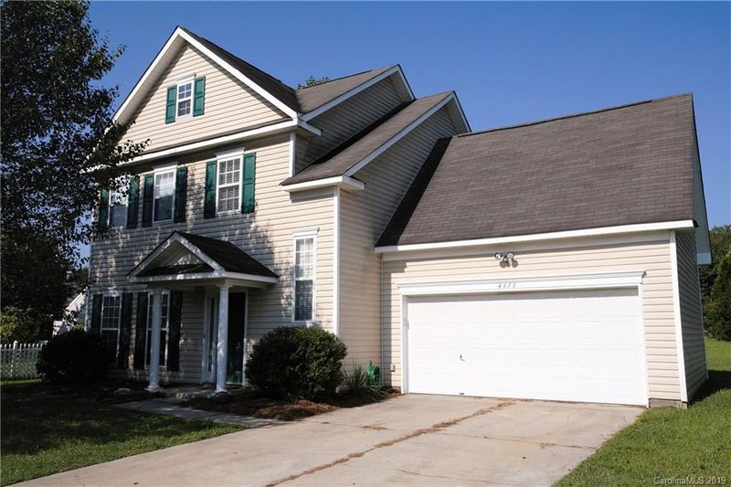 4613 Fox Thorne Dr, Charlotte, NC 28216