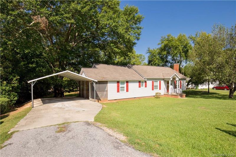 810 Nichols Rd, Lancaster, SC 29720