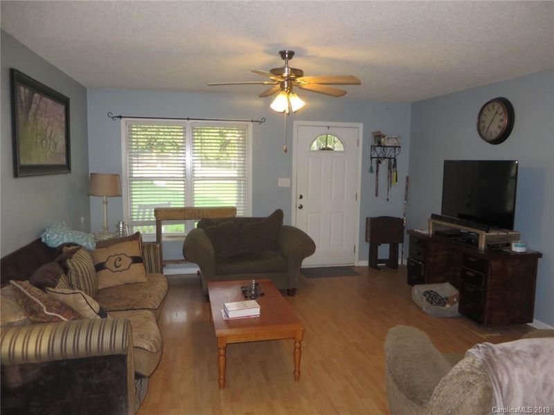 318 Cooper Rd, Vale, NC 28168
