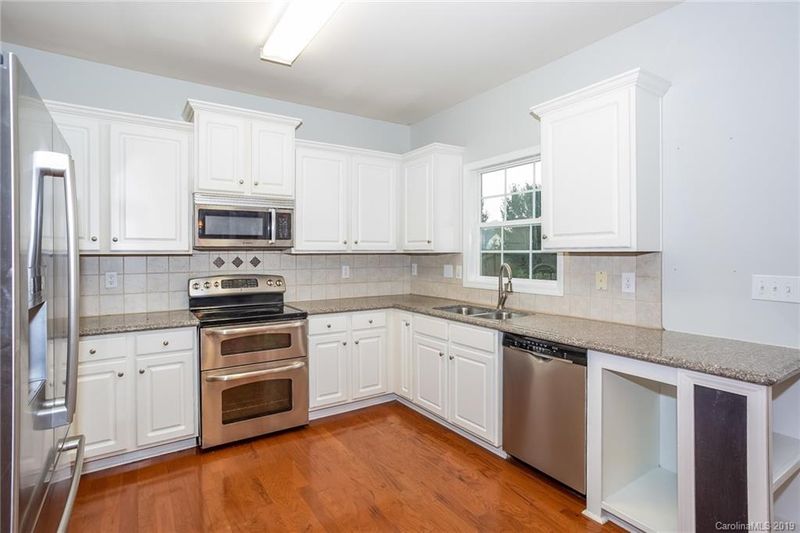 116 Charing Pl, Mooresville, NC 28117