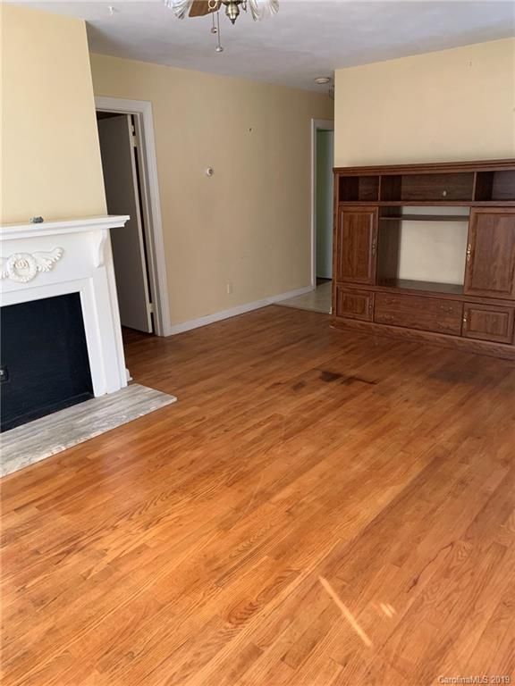 830 2nd St, Hickory, NC 28602