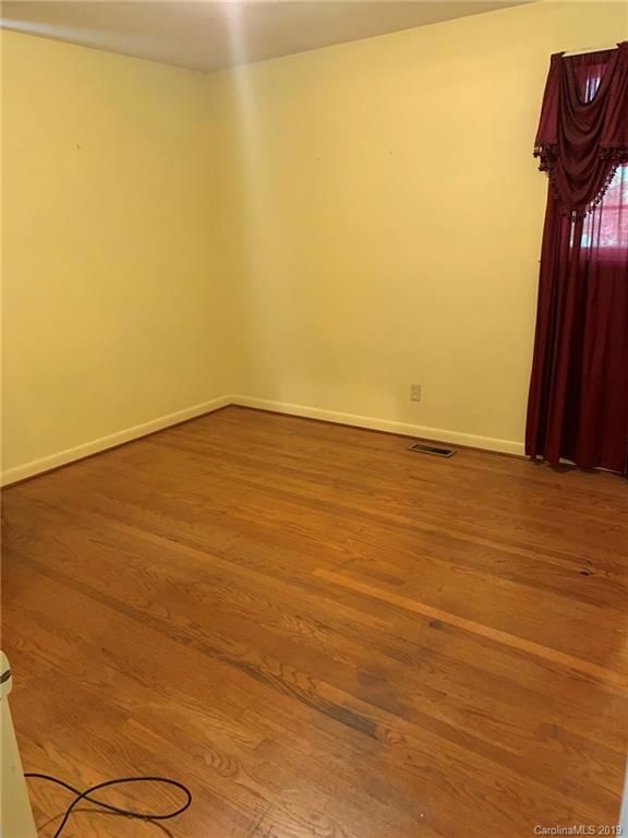 830 2nd St, Hickory, NC 28602