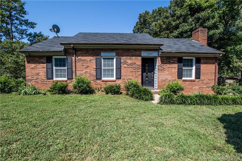 7357 Morris Pond Dr, Charlotte, NC 28227