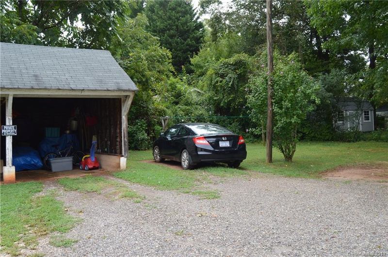 320 Bost St, Statesville, NC 28677