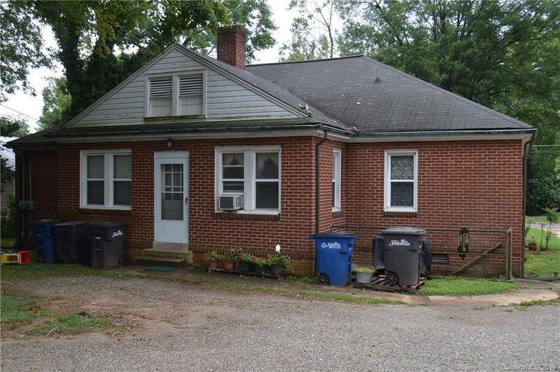 320 Bost St, Statesville, NC 28677