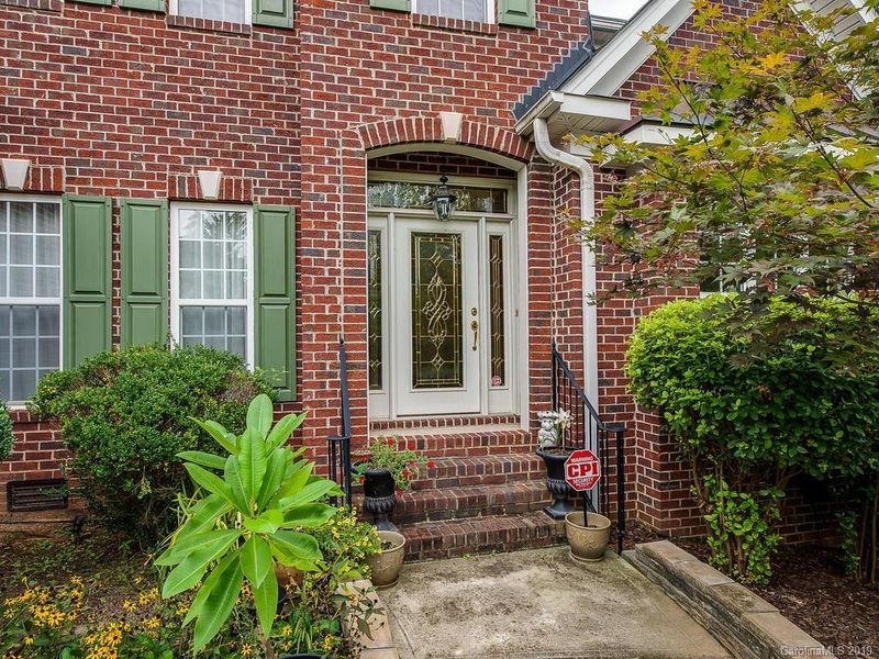 13610 Glen Abbey Dr, Charlotte, NC 28278
