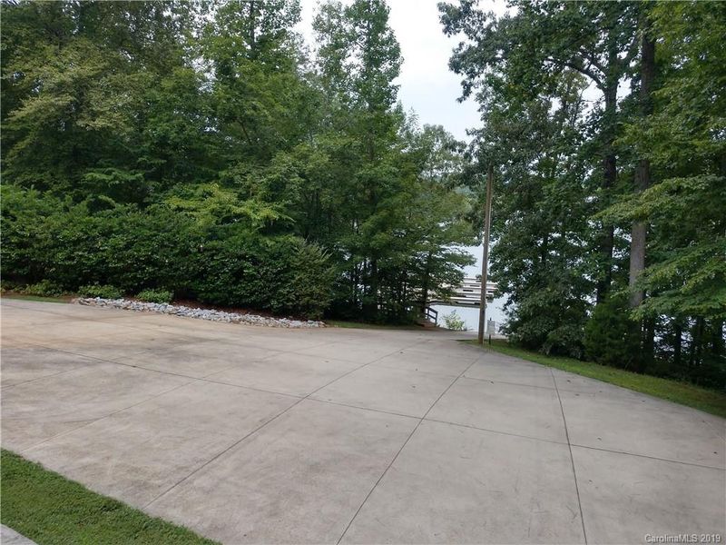 6915 Summer Hill Dr, Denver, NC 28037