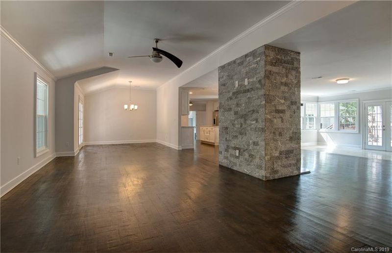 6232 Sharon Rd, Charlotte, NC 28210