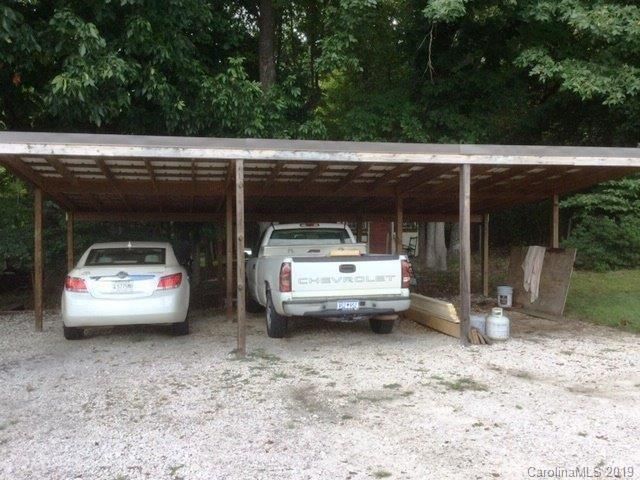 2498 Greenleaf Rd, Clover, SC 29710