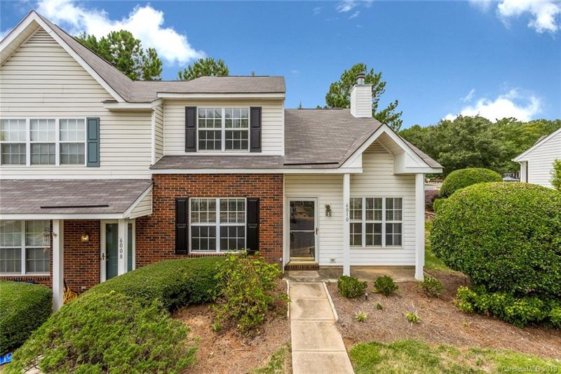 6010 Cougar Ln, Charlotte, NC 28269