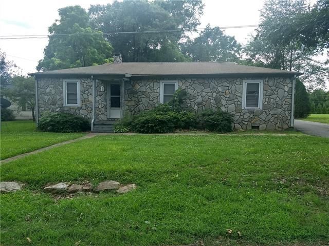 2035 28th St NE, Hickory, NC 28601
