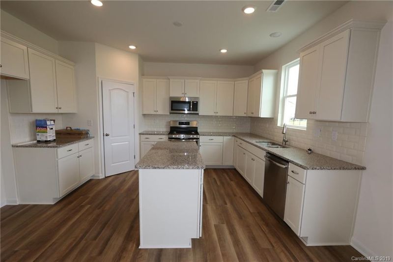 181 Caversham Dr #166, Mooresville, NC 28115