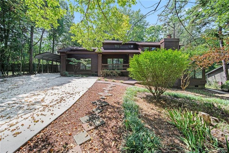 8606 Lorraine Dr, Charlotte, NC 28270