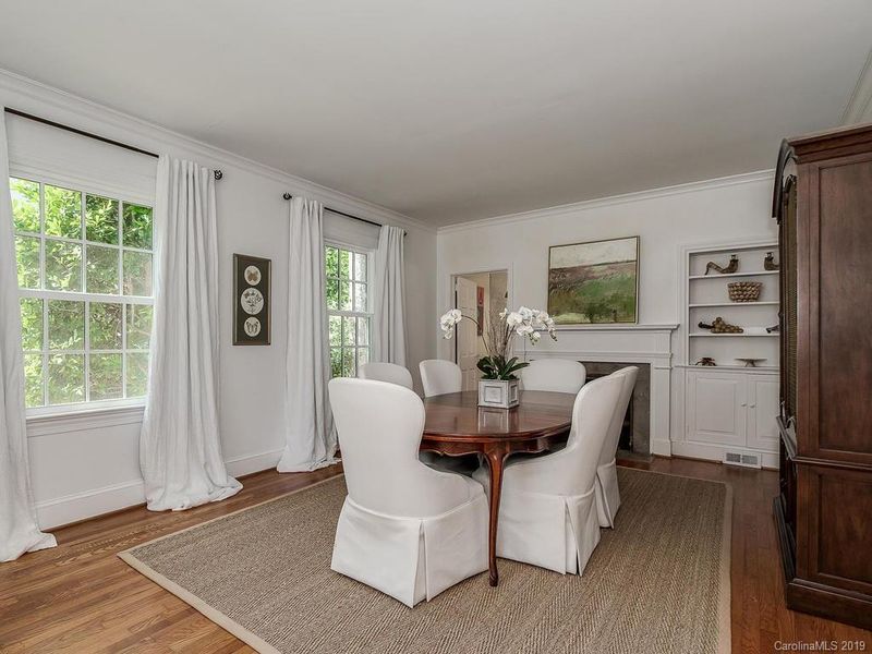 626 Cherokee Rd, Charlotte, NC 28207