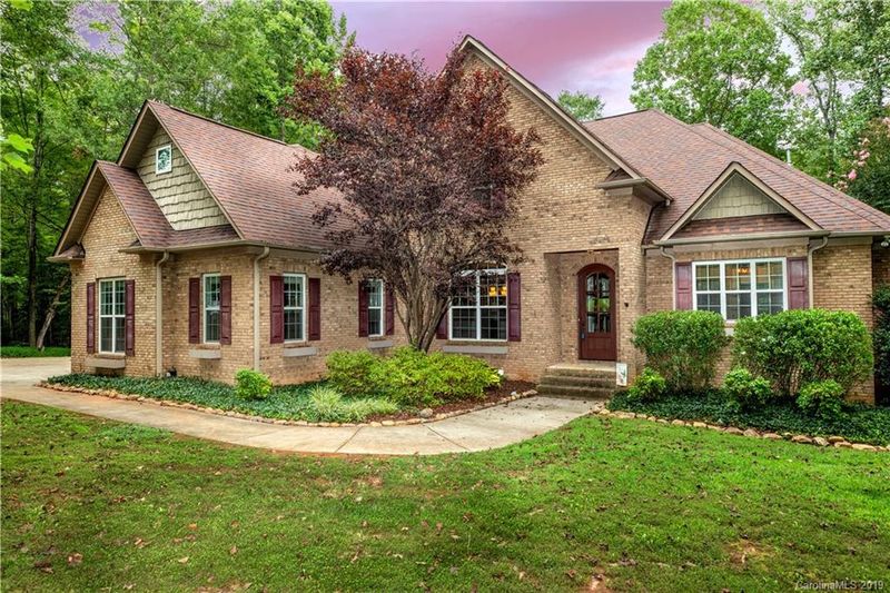 2015 Delfin Ct, Rock Hill, SC 29730