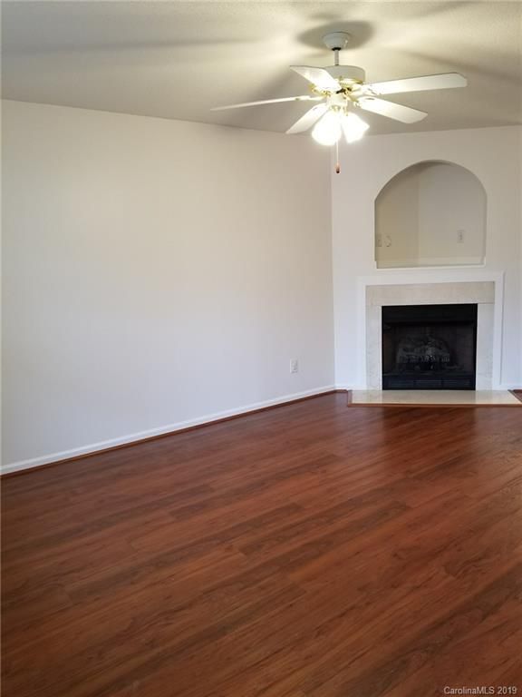 11102 Hunt Glenn Ct, Charlotte, NC 28216