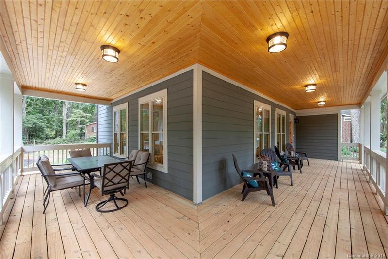 2432 Arnold Dr, Charlotte, NC 28205