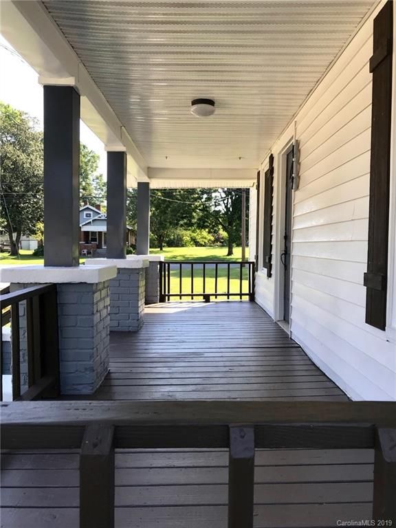 419 21st St E, Newton, NC 28658