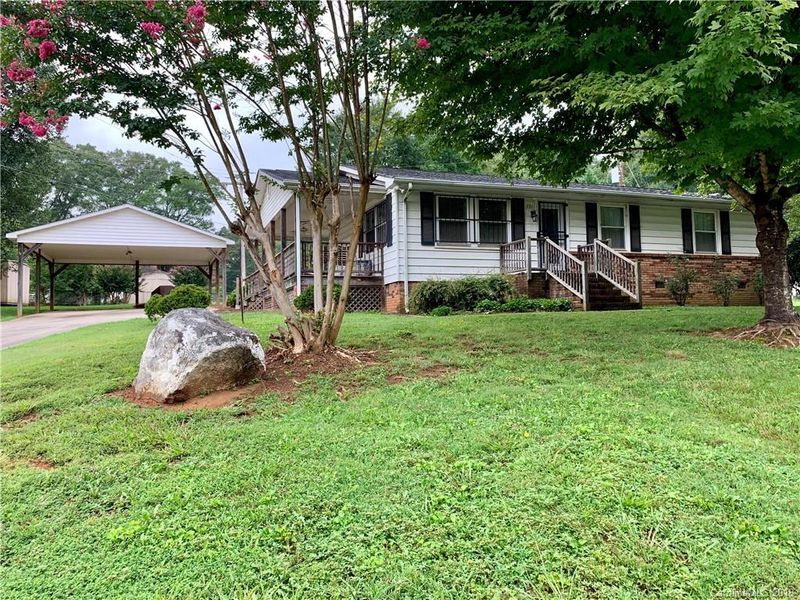 731 Woodlawn Ave, Mount Holly, NC 28120