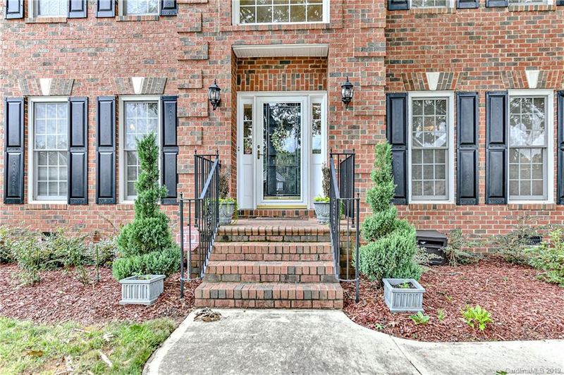 11901 Darby Chase Dr, Charlotte, NC 28277