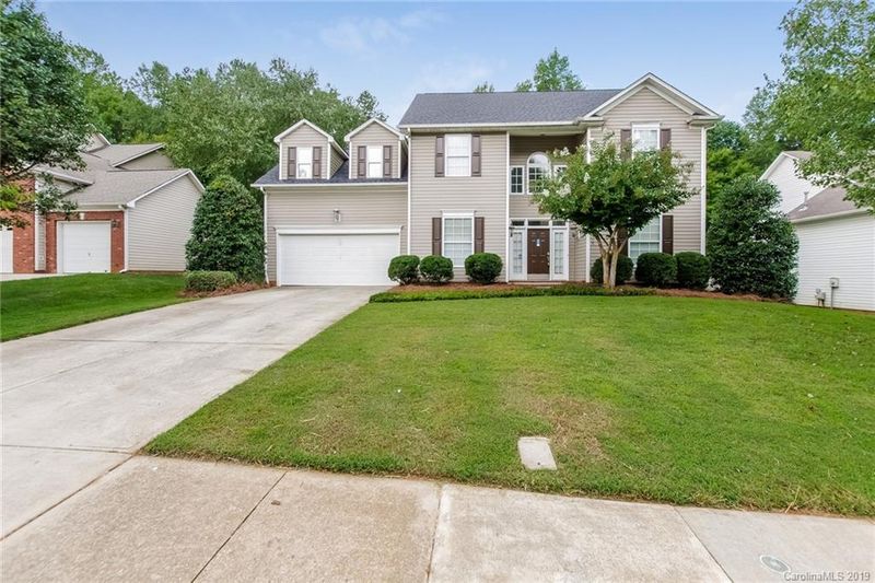 2541 Windsor Chase Dr, Matthews, NC 28105