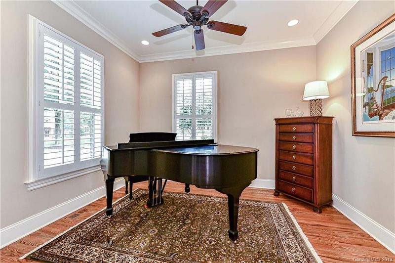6715 Conservatory Ln, Charlotte, NC 28210