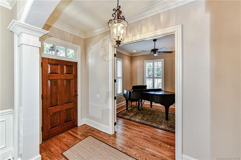 6715 Conservatory Ln, Charlotte, NC 28210