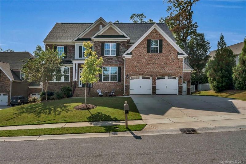 2210 Deer Meadows Dr, Waxhaw, NC 28173