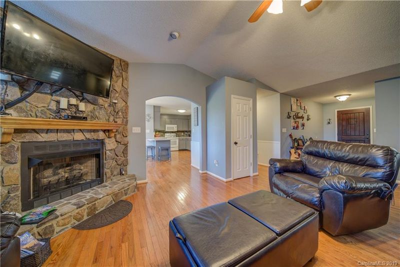 1256 Billess Ct, Lincolnton, NC 28092